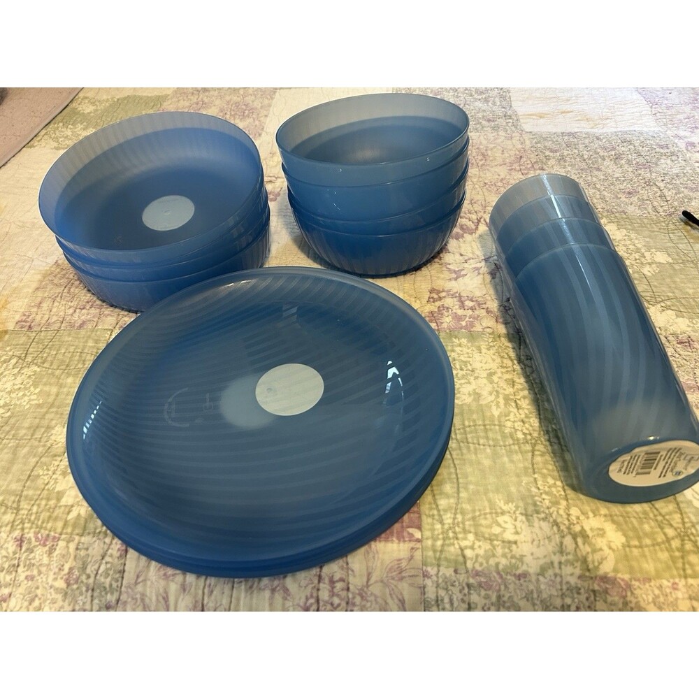 Mainstays BPA Free Blue Round Plate 10.5 in, Dishwasher & Microwave Safe